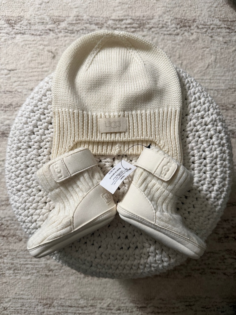 NWT Infant UGG Baby Beanie and Boots